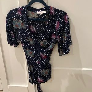 Loft wrap shirt size small